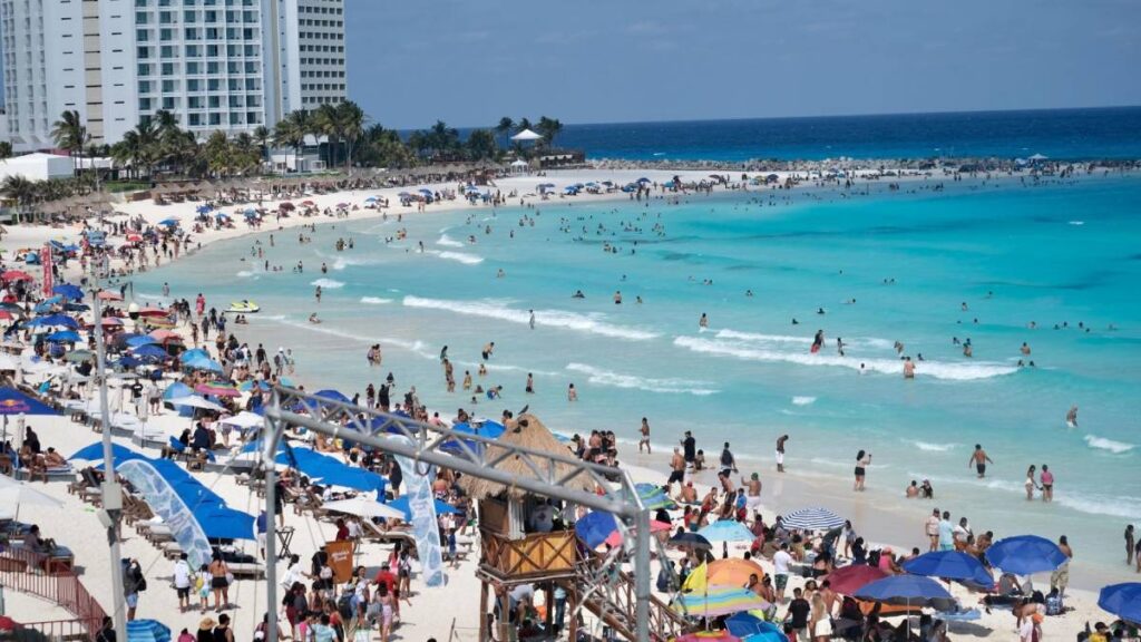 Turismo en México 2025: récord de 47.4 millones de visitantes internacionales