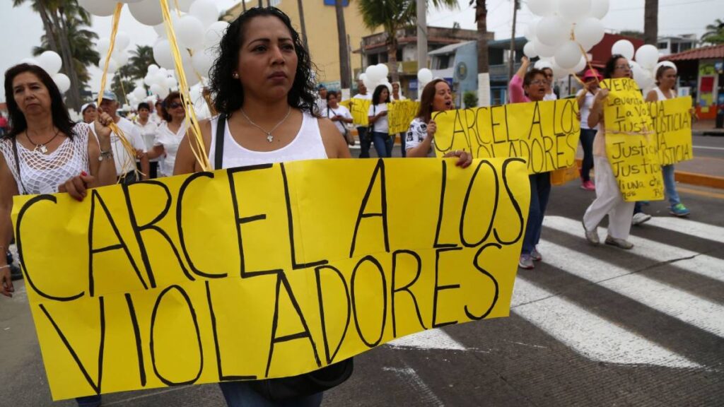 Marchas exigieron justicia en caso de “Los Porkys” en Veracruz.