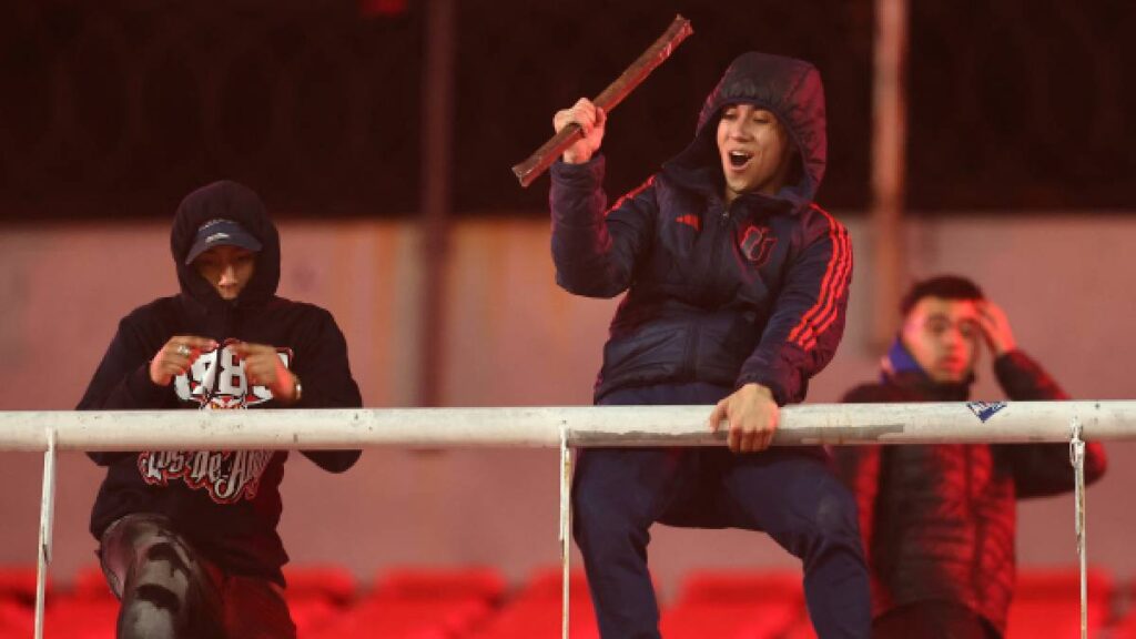 Violencia en la Copa Libertadores: más de 100 detenidos en Avellaneda tras el Independiente vs Católica.