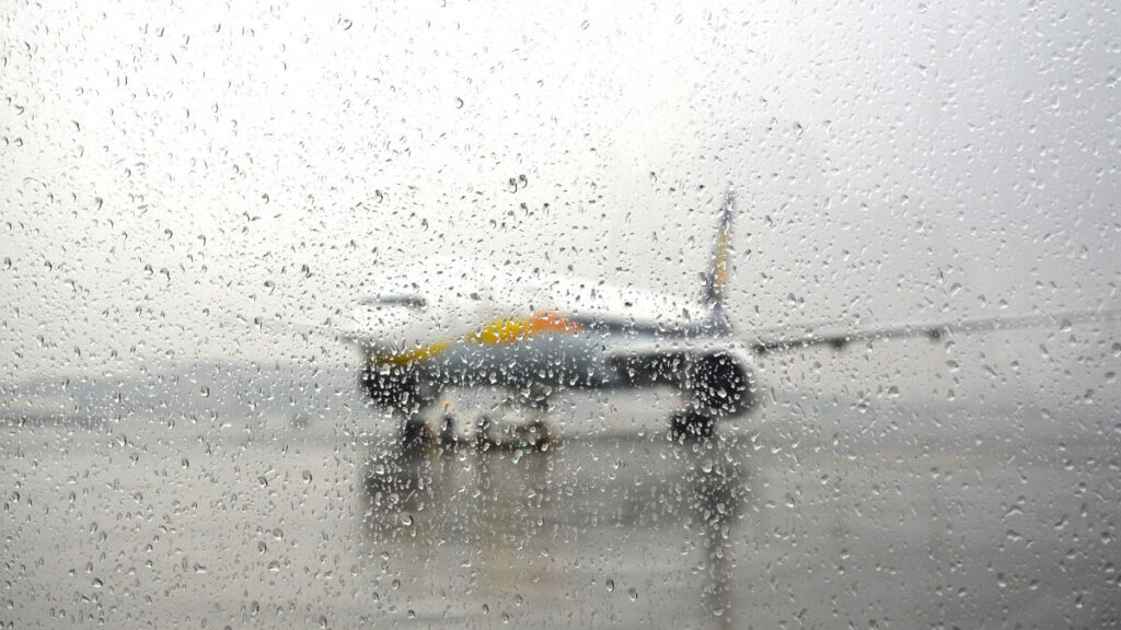 ¿Por qué se cancelaron los vuelos del AICM por las lluvias?