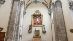 Rezos y lamentos sin explicación: video viral en la Catedral de Azcapotzalco