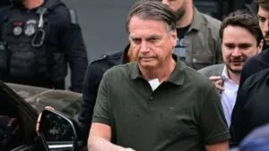 Expresidente de Brasil, Jair Bolsonaro, sale de prisión para someterse a cirugía