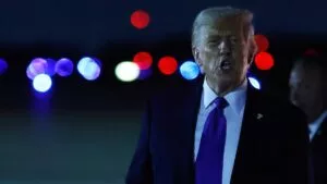 Trump acusa a la “izquierda radical” de incitar violencia contra ICE tras ataque en Texas