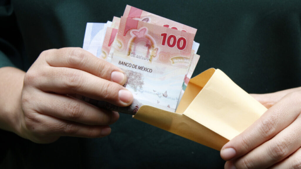 Calcula tu aguinaldo si recibiste un aumento. Foto: Getty