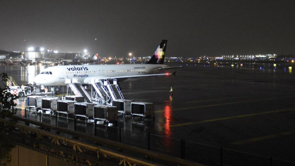 El AICM tuvo que retrasar vuelos y dirigir otros a aeropuertos cercanos debido a las lluvias torrenciales de este sábado 27 de septiembre