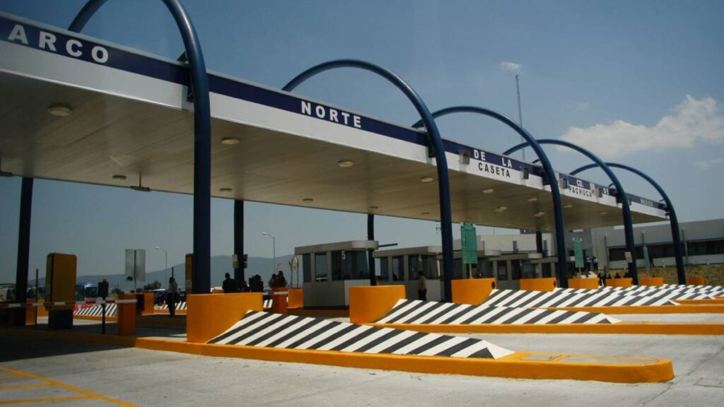 Accidente mantiene carril cerrado en Arco Norte Atlacomulco.