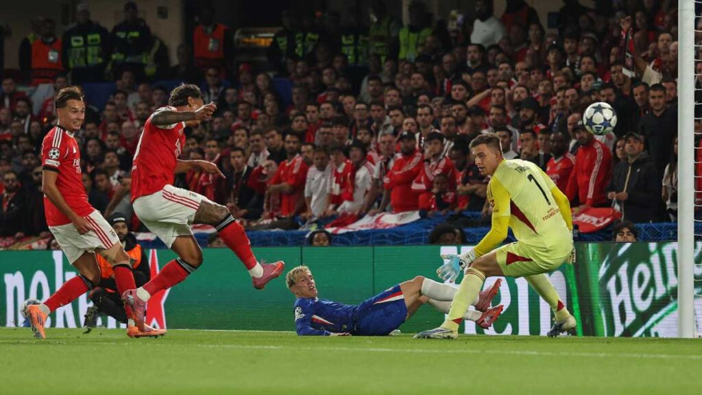 Chelsea vence al Benfica gracias a un autogol