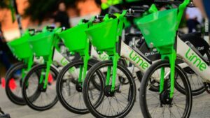Nuevo sistema de micromovilidad: ¿Cómo rentar bicicletas o scooters para moverte por Monterrey?