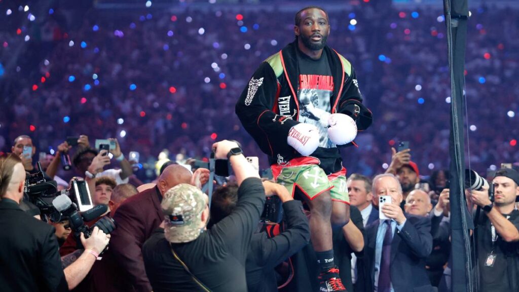 El boxeador Terence Crawford es detenido a punta de pistola por policía en EE.UU.