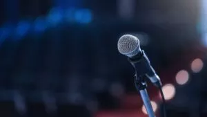 Brincos Dieras suspende show por presuntas fallas técnicas