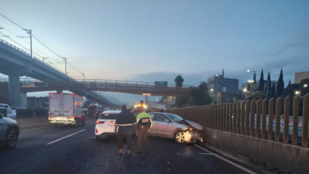 Un choque entre dos unidades en la México Puebla