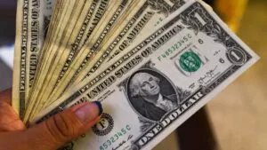 FMI prevé leve mejora: México crecerá 1.0% en 2025