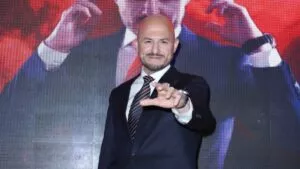 Difunden video de asalto a hipnotista John Milton; hubo hasta disparos