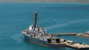 Enorme portaaviones EE.UU. ingresa al Mar Caribe, así se ve