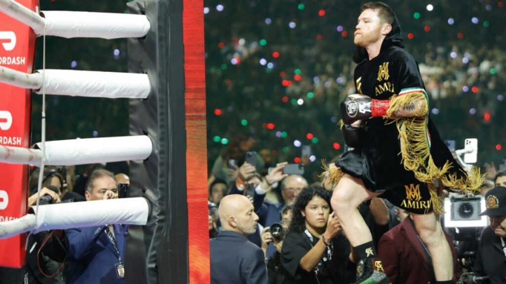 "Canelo" Álvarez y su increíble entrada en Las Vegas