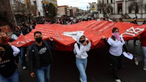 Normalistas hacen paro total en Zacatecas por pagos incompletos y plazas fantasma