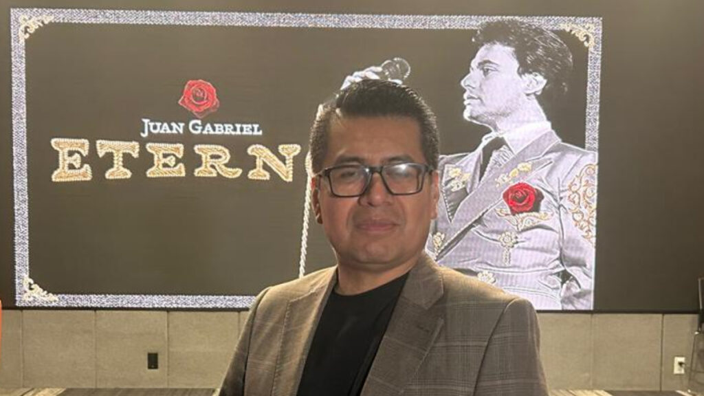 El "Eterno" Juan Gabriel revive con disco inédito de mariachi