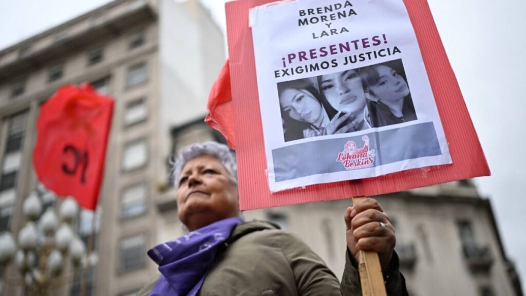 Policía investiga triple feminicidio como ajuste de cuentas del “narco”.