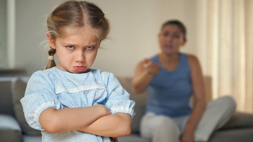 Frase de 8 palabras para calmar a un niño molesto, según psicólogo: ¿por qué funciona?