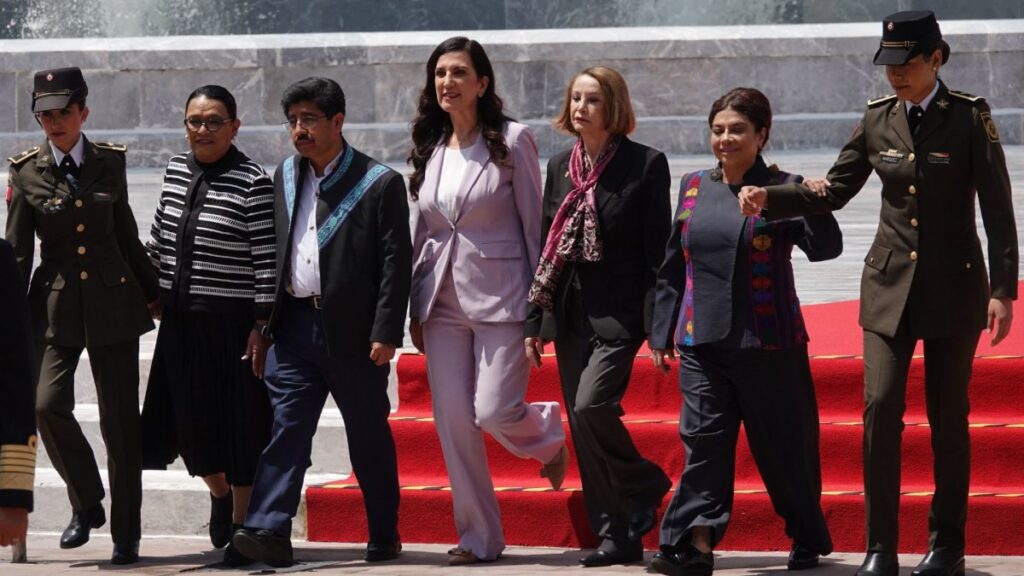 Hugo Aguilar Ortiz, ministro presidenta de la Suprema Corte de Justicia de la Nación (SCJN); Kenia López Rabadán, presidenta de la Cámara de Diputados