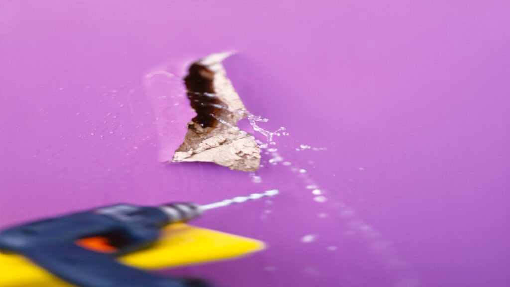 Ladron Hace.boquete A Banco. De Saltillo Para Robarlo