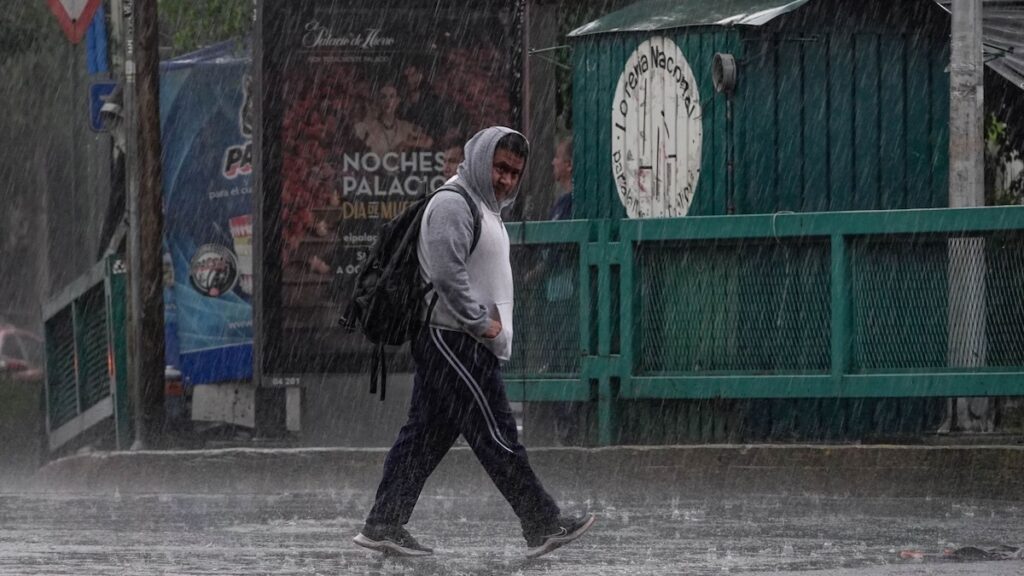 Fuertes lluvias en la CDMX durante el sábado