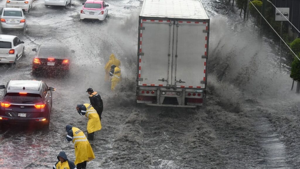lluvias-dejan-inundaciones-y-encharcamientos-en-cinco-alcaldias-de-cdmx