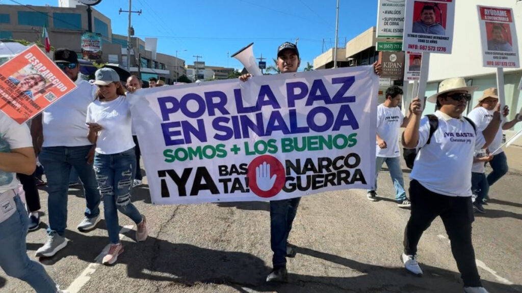 Marchan más de 50 mil ciudadanos en Culiacán