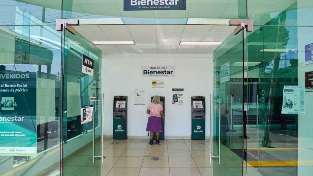 Aumenta la Pensión Bienestar en 2026: adultos mayores recibirán 6,400 pesos; ya inició el pago de enero-febrero.
