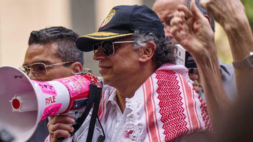 Petro dice que abrirá convocatoria en Colombia para Gaza