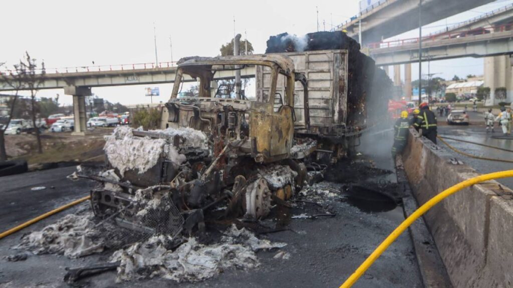 Explosión de pipa en Iztapalapa deja 11 muertos y 43 hospitalizados; Alicia Matías murió tras salvar a su nieta.