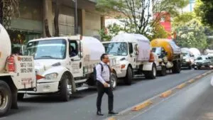 Por si manejas detrás de una pipa de gas: qué significan los señalamientos 1075-2