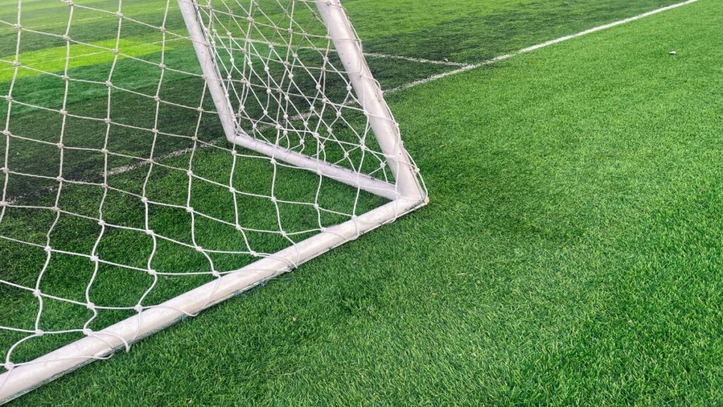 Muere portero brasileño tras recibir un balonazo en el pecho en pleno partido