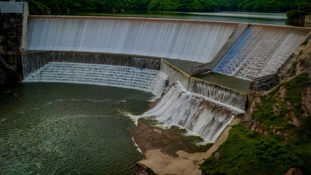 Presas en México llegan a 50% en 2025; mientras Cutzamala se recupera, Nuevo León mantiene niveles críticos.