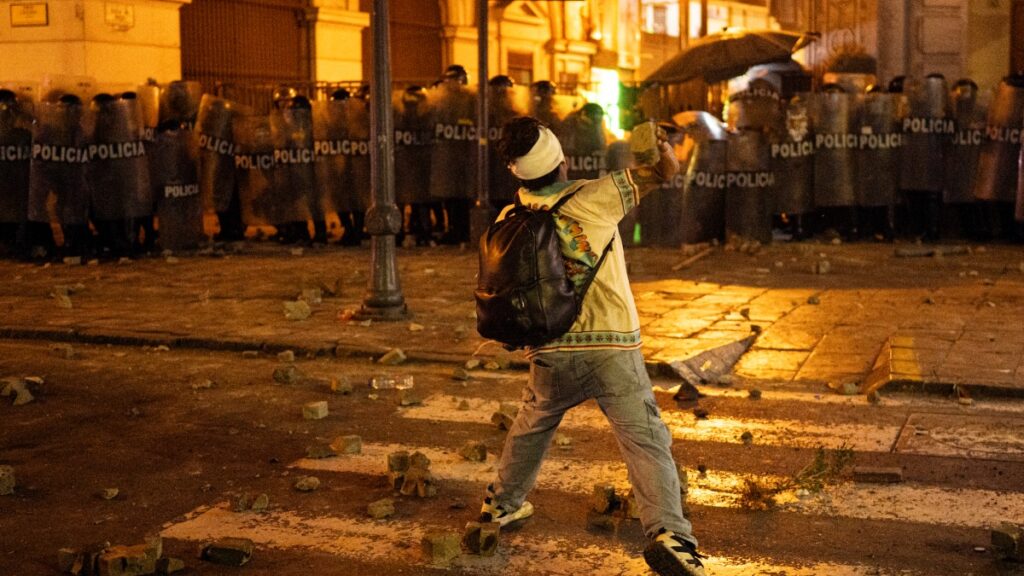 Protestas de Generación Z en Perú cumplen 2 días, con 18 heridos el sábado