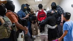 2.5 millones de inmigrantes han dejado Estados Unidos en el año, celebra gobierno de Donald Trump