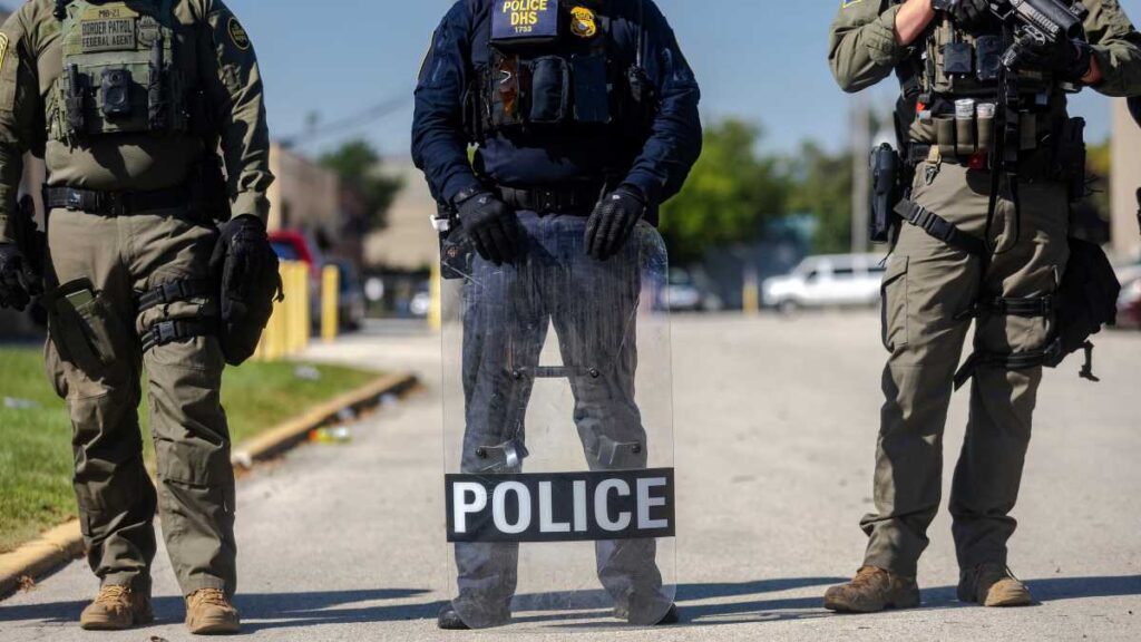 Repartidor escapa de agentes de ICE