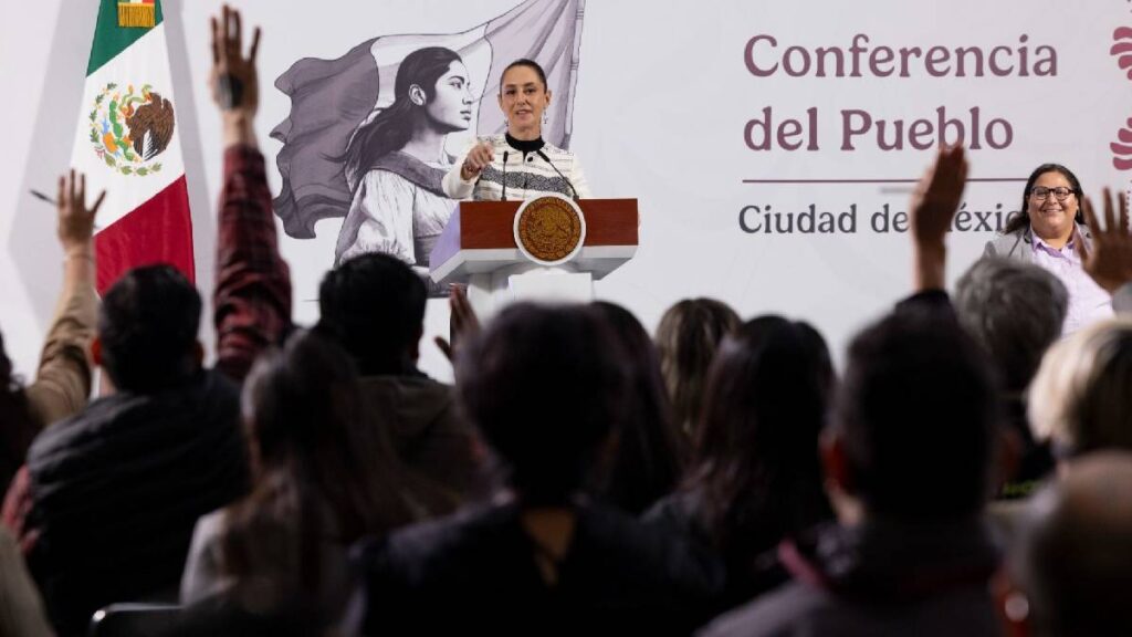 Sheinbaum propone con la ONU un nuevo grupo de expertos para Ayotzinapa; padres insisten en la falta de avances tras 11 años.