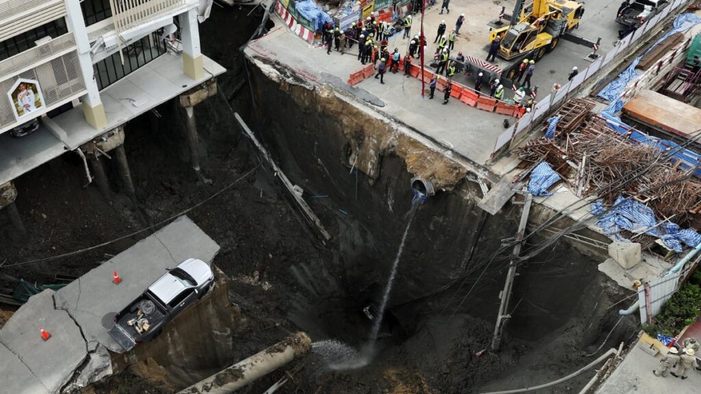 Socavón en Bangkok