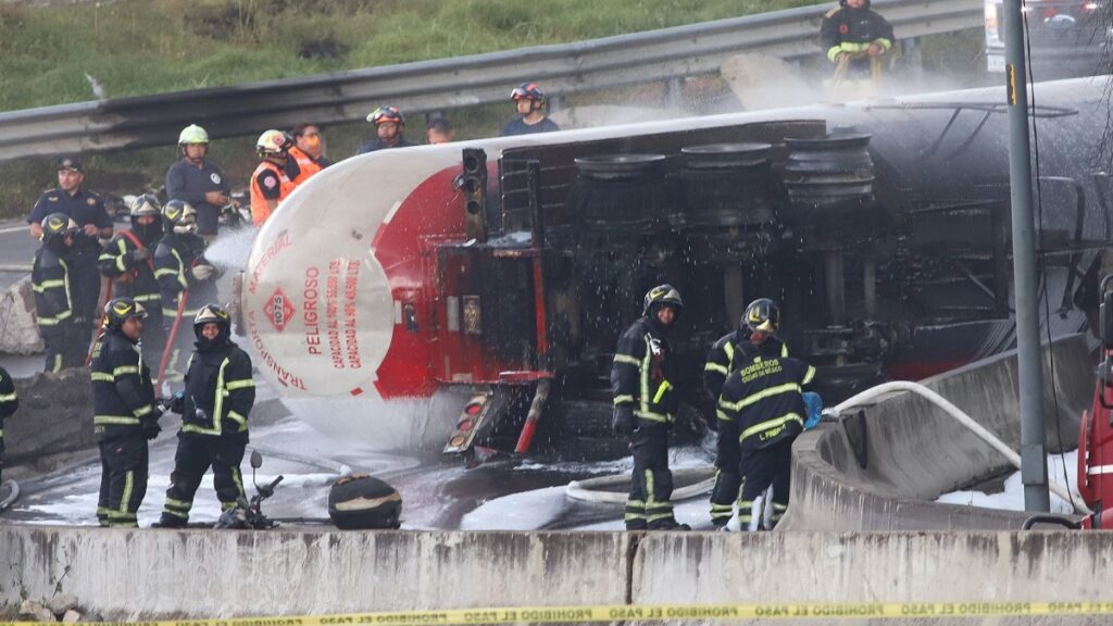 sube-a-6-el-numero-de-muertos-por-explosion-de-pipa-de-gas-lp-en-iztapalapa