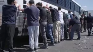 Caen 2 presuntos integrantes de “Los Ardillos” con armas y explosivos en Guerrero