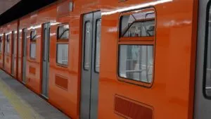 Muere trabajador de limpieza del Metro tras desvanecerse en la estación El Rosario