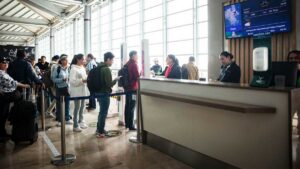 Aerolíneas mexicanas y 13 rutas afectadas por revocación de EE. UU.