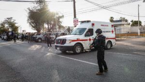 Médico pone por error “Kola Loka” en los ojos de un reo del penal de Aguaruto