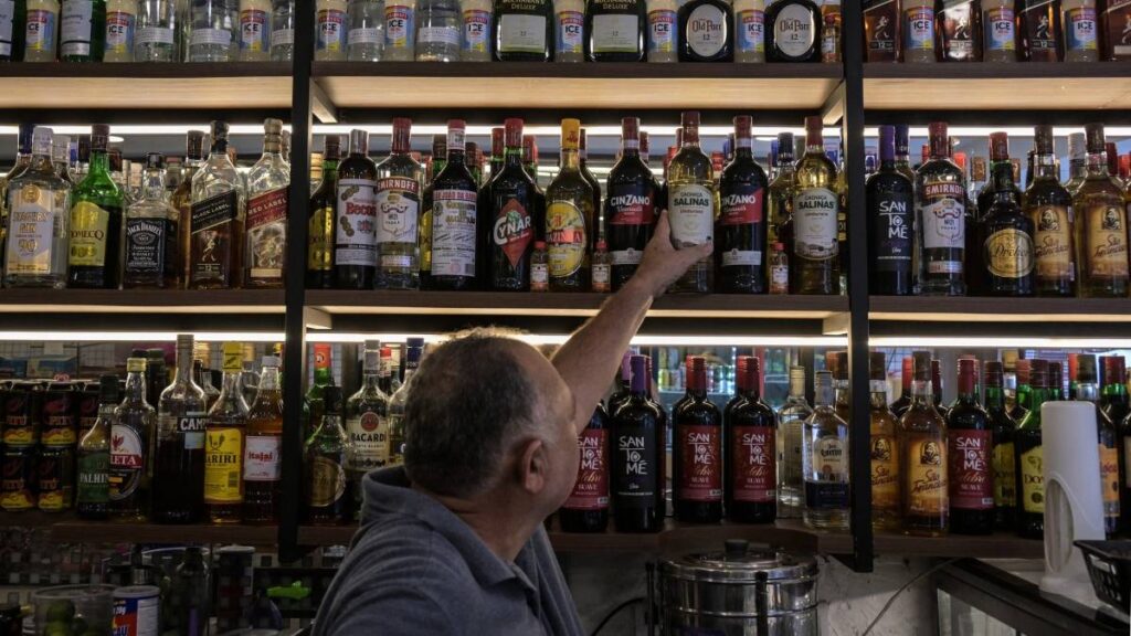 Alerta en Brasil por bebidas alcohólicas adulteradas