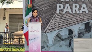 Alcaldesa de Apatzingán pide narcocorrido durante evento público