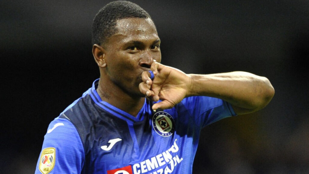 Bryan Angulo sufre atentado en Ecuador, confirman autoridades