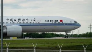 Pánico en el aire: batería de litio se incendia en pleno vuelo de Air China