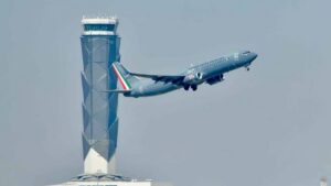 Menos vuelos y precios más altos: cómo impacta a México el cierre del gobierno en EE. UU.