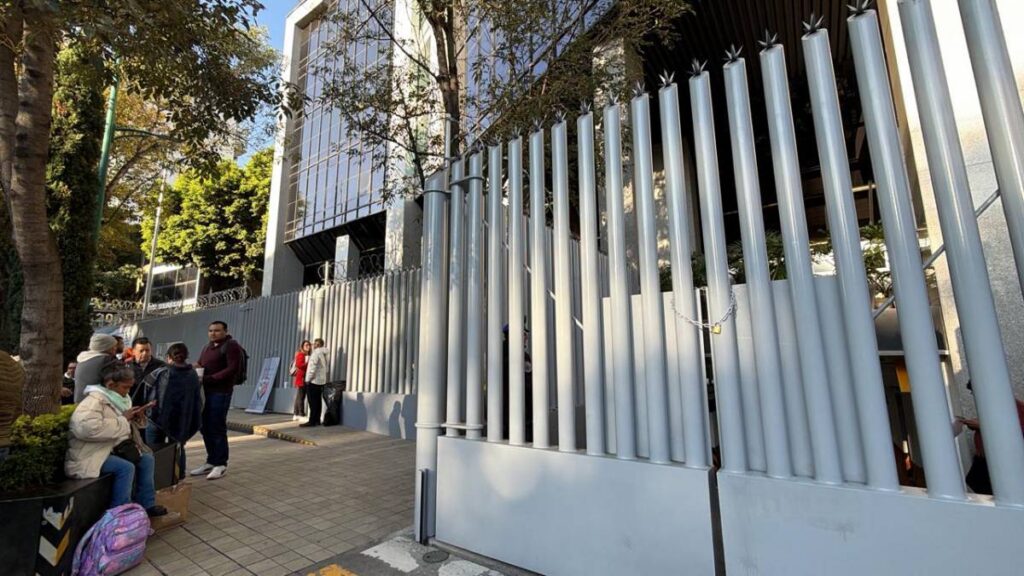 brazos-caidos-en-el-poder-judicial-trabajadores-toman-edificios-en-cdmx